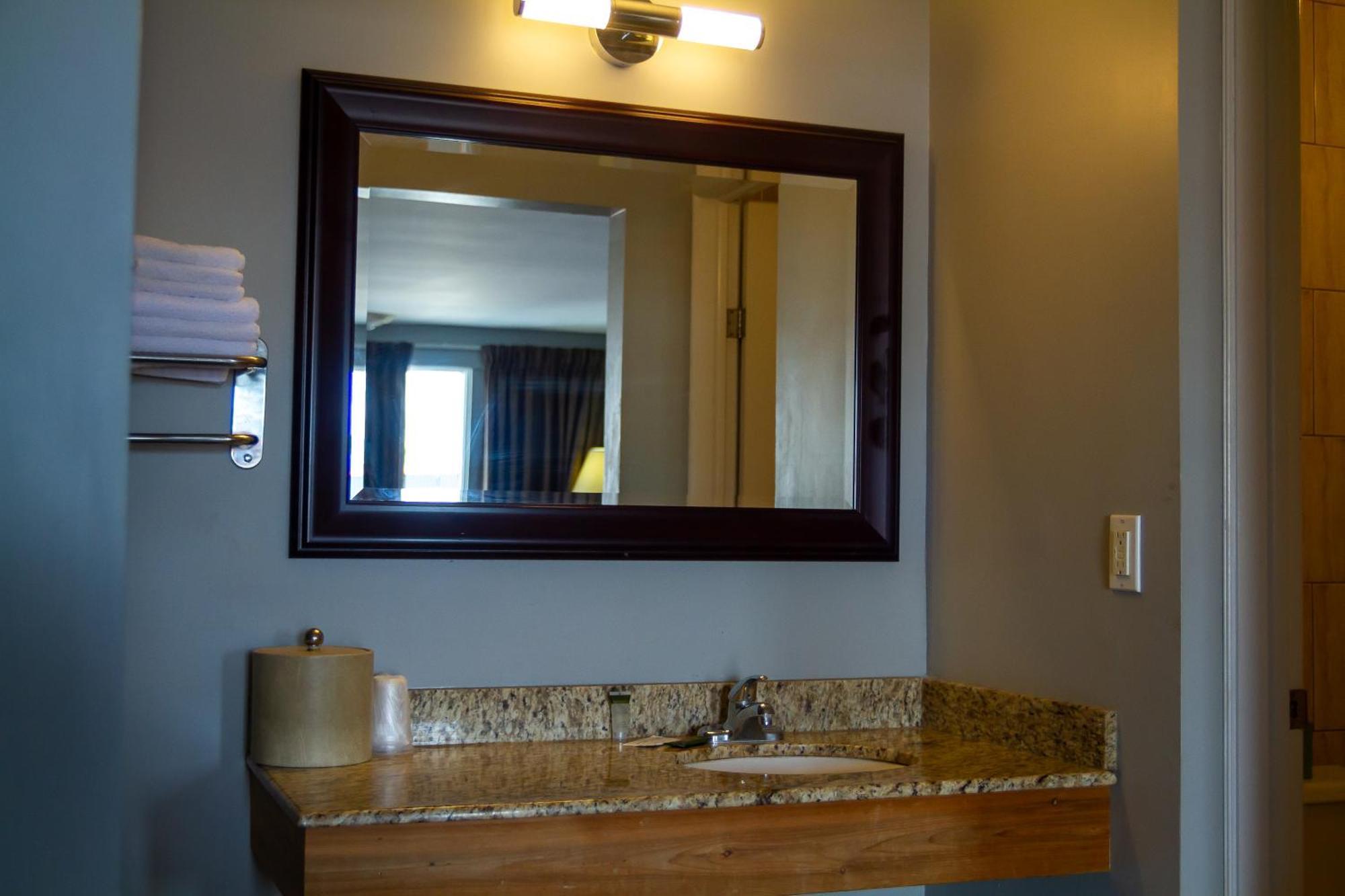 Saxony Motel Chatham-Kent Екстер'єр фото