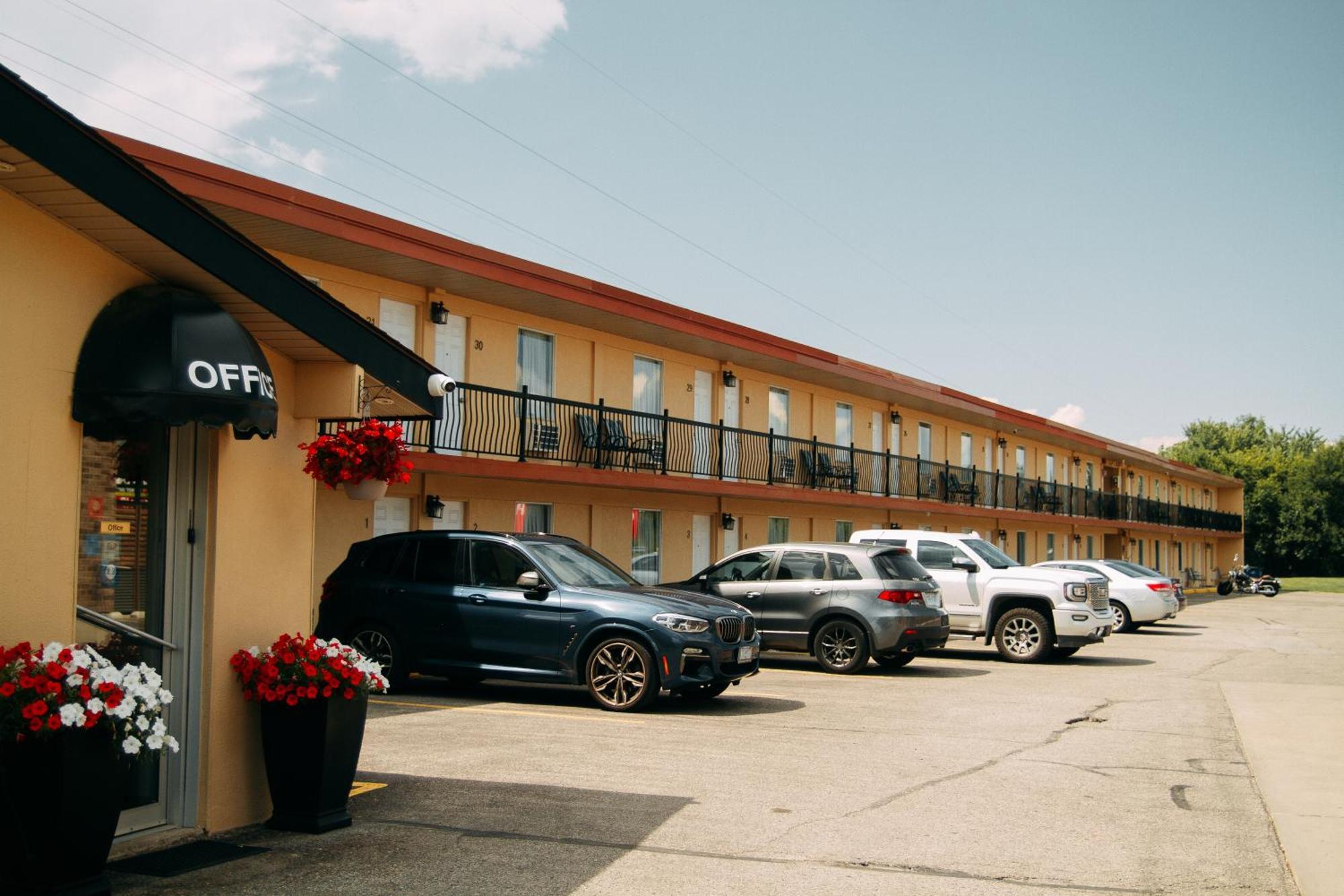 Saxony Motel Chatham-Kent Екстер'єр фото