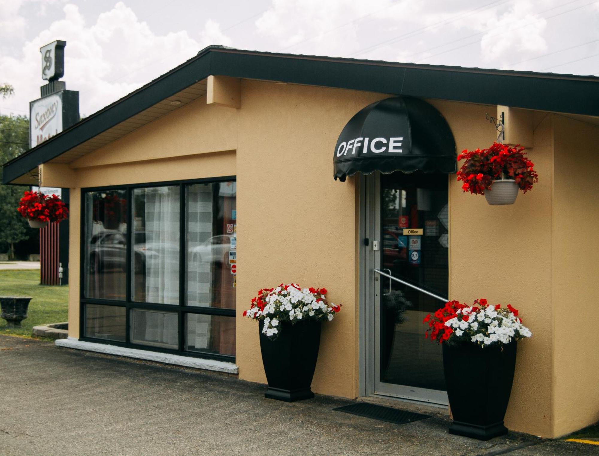 Saxony Motel Chatham-Kent Екстер'єр фото